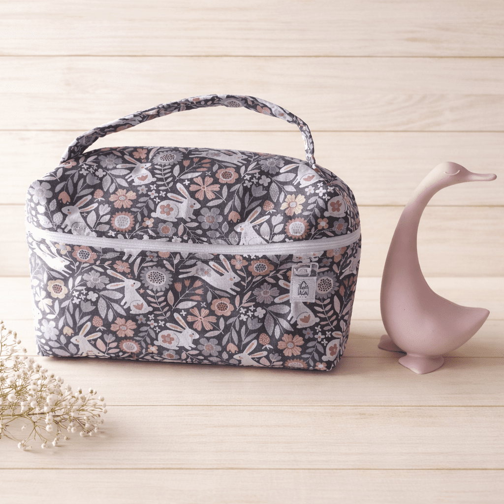 beauty case in tessuto fatto a mano con zip e manico, fantasia floreale