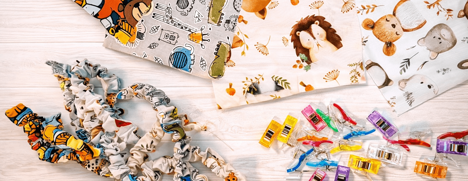accessori handmade per bambini in tessuto, scrunchies e stoffe colorate fatti a mano MoM AGA Biella