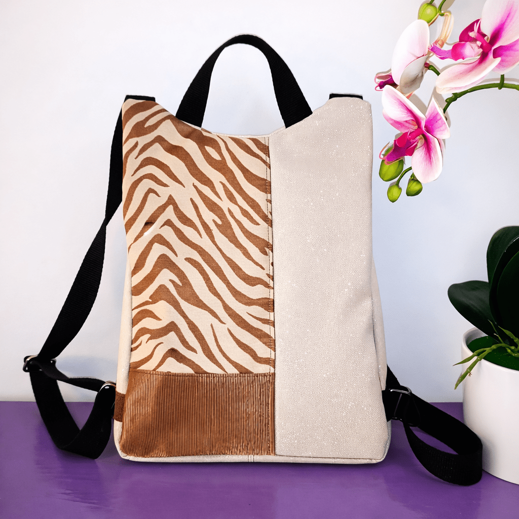 Zaino handmade in tessuto con fantasia zebrata beige e marrone